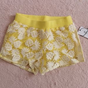 2/40 GUESS  Lace shorts for kids
